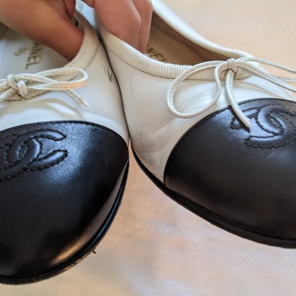 Chanel CC cap toe flats - Picture 4 of 4